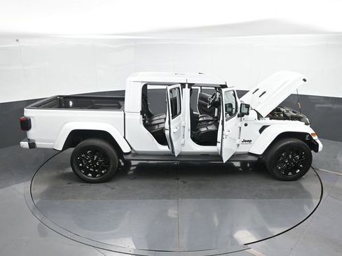 Used 2023 Jeep Gladiator Overland image 59