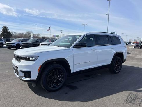 New 2025 Jeep Grand Cherokee L Laredo w/ Luxury Tech Group I image 3