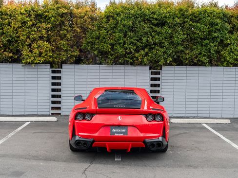 Used 2019 Ferrari 812 Superfast RWD image 4