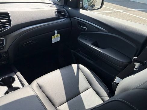 Certified 2025 Honda Ridgeline RTL image 35