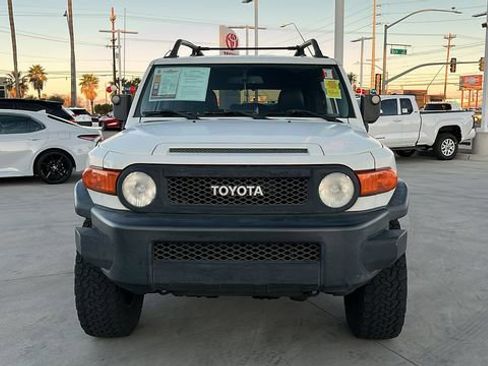 Used 2010 Toyota FJ Cruiser Base image 2