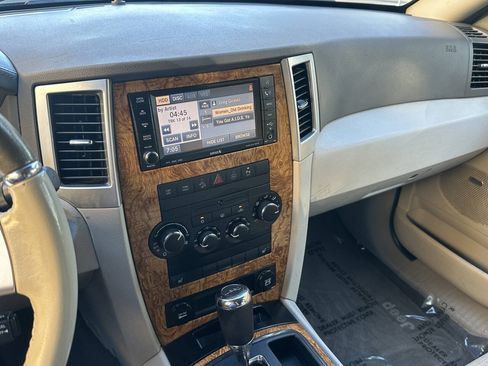 Used 2009 Jeep Grand Cherokee Limited AWD/4WD image 5
