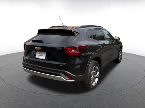 Used 2025 Chevrolet Trax LT image 15