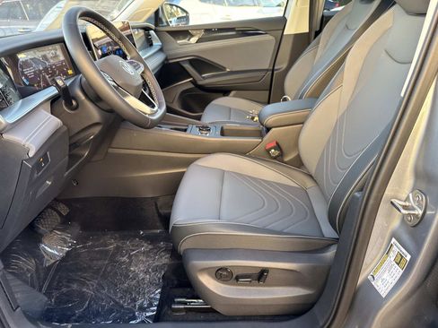 New 2026 Volkswagen Tiguan SE image 14