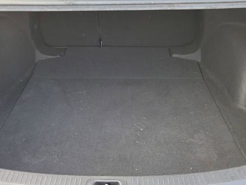 Used 2021 Toyota Corolla LE image 12