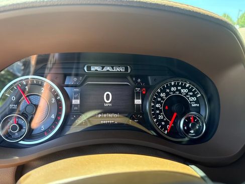 Used 2021 RAM 2500 Laramie AWD/4WD image 18