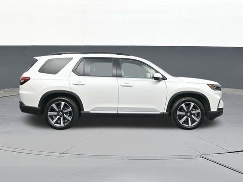 Used 2025 Honda Pilot Touring image 16
