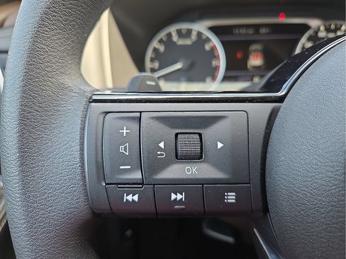Used 2023 Nissan Rogue SV FWD image 19