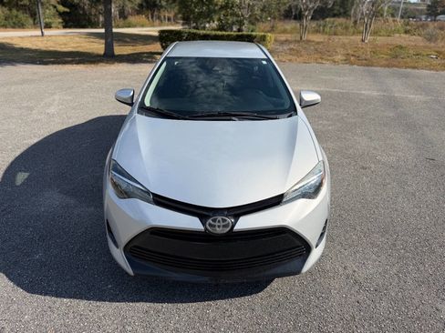 Used 2018 Toyota Corolla LE image 2