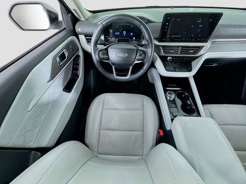 Used 2025 Ford Explorer Platinum w/ Ultimate Package AWD/4WD image 14