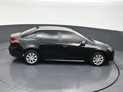 Used 2025 Toyota Corolla LE image 19