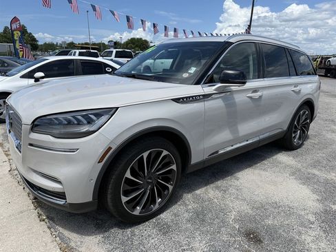 Used 2022 Lincoln Aviator Reserve w/ Equipment Group 201A RWD image 3