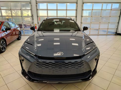 New 2025 Toyota Crown Signia image 7