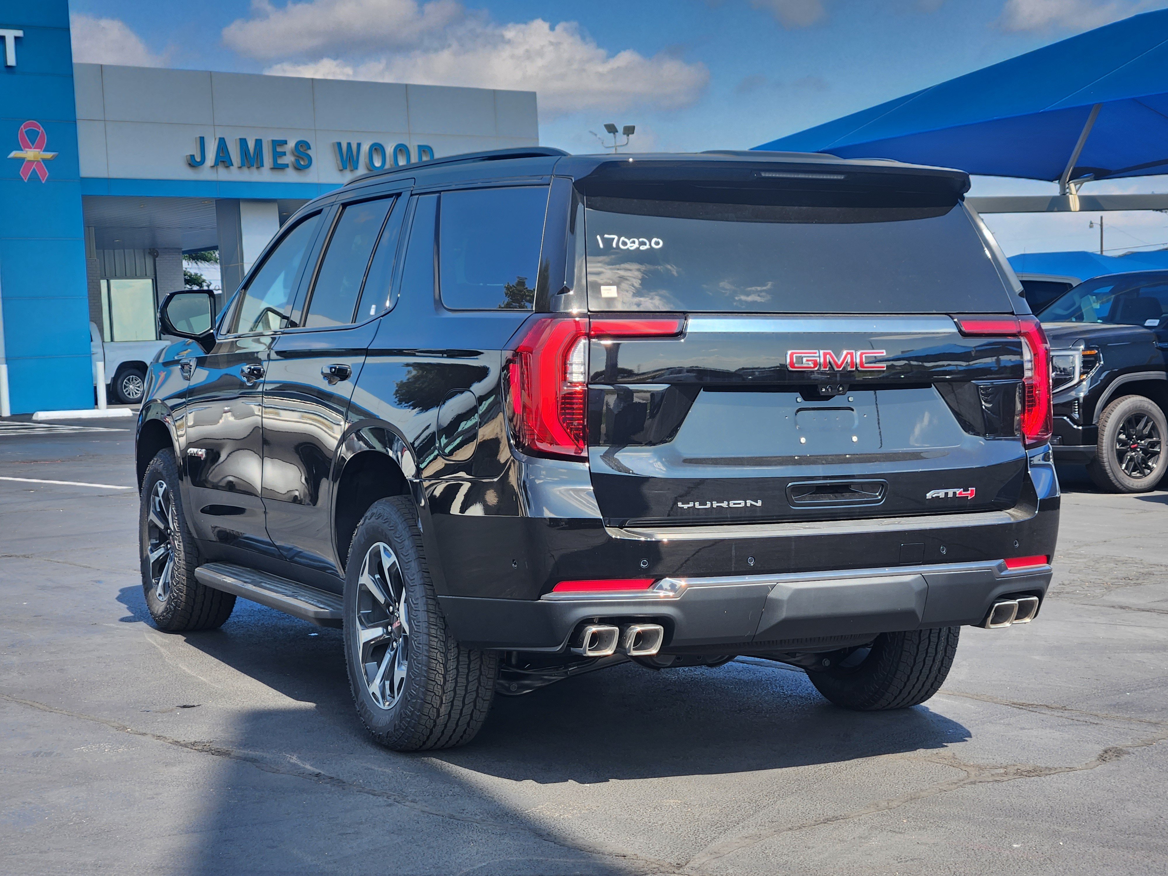 New 2027 GMC Yukon AT4 w/ Technology Package AWD/4WD image 4
