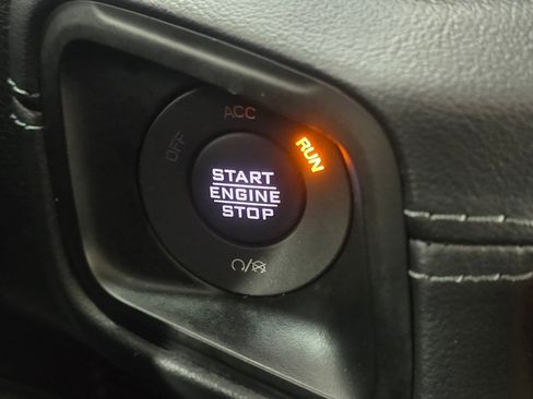 Used 2024 Jeep Wrangler Unlimited Rubicon AWD/4WD image 34