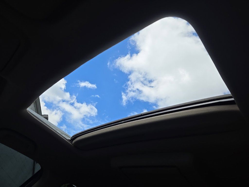 Used 2021 Honda Pilot Elite image 14