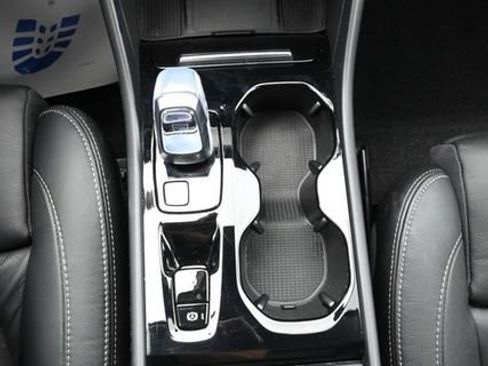 Used 2023 Volvo XC40 B5 Ultimate w/ Protection Package Premier AWD/4WD image 11