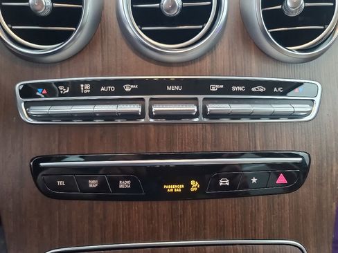 Used 2022 Mercedes-Benz GLC 300 4MATIC image 35