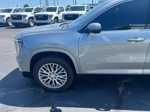 Used 2024 GMC Acadia Denali w/ Super Cruise Package FWD image 7