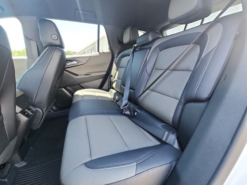 New 2026 Chevrolet Equinox LT w/ Convenience Package II FWD image 22