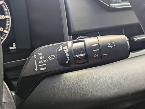 Used 2024 Mitsubishi Outlander SE image 30