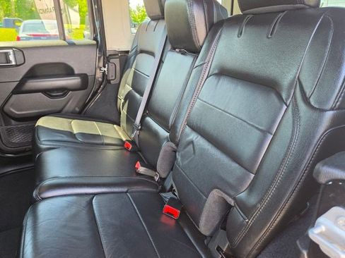 Certified 2022 Jeep Wrangler Unlimited Sahara AWD/4WD image 9