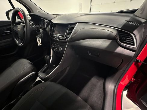Used 2020 Chevrolet Trax LS FWD image 25