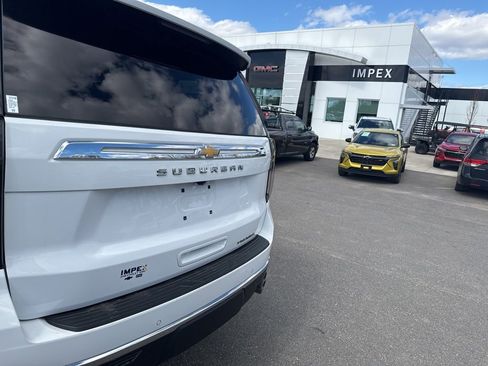 Used 2023 Chevrolet Suburban Premier image 34