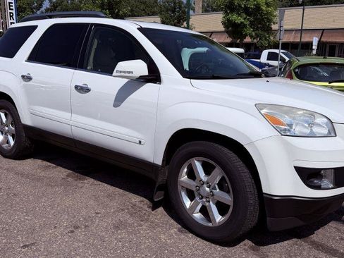 Used 2008 Saturn Outlook XR w/ Premium Trim Package AWD/4WD image 2