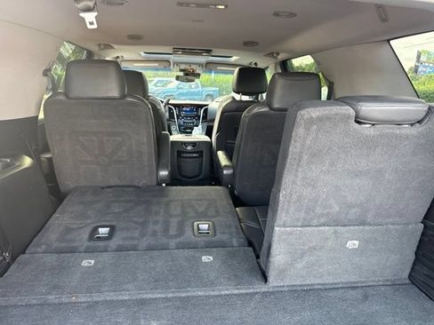 Used 2020 Cadillac Escalade Premium Luxury w/ Escalade Sport Edition RWD image 15