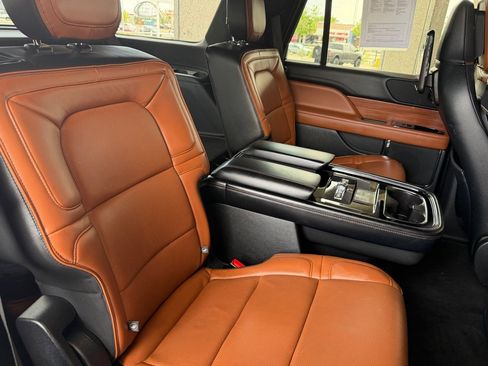 Used 2018 Lincoln Navigator Reserve w/ Technology Package AWD/4WD image 44