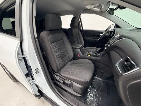 Certified 2024 Chevrolet Equinox LT FWD image 24