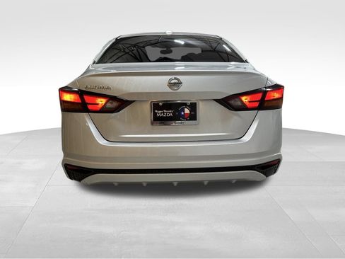 Used 2020 Nissan Altima 2.5 S FWD image 6