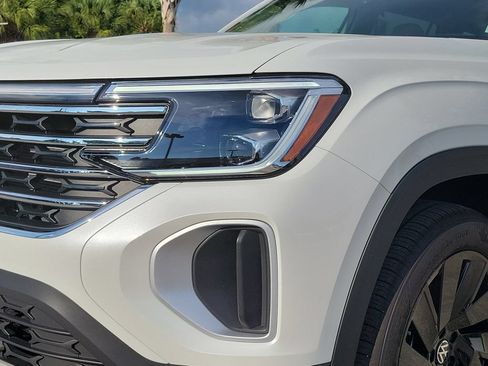 Certified 2026 Volkswagen Atlas SE FWD image 11