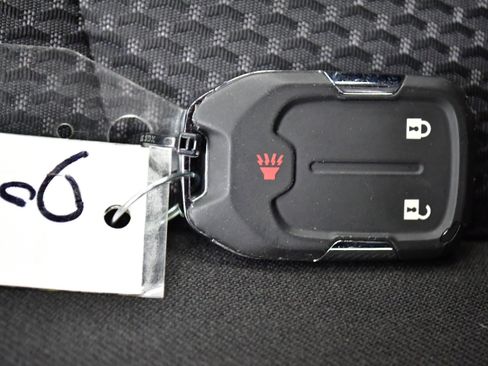 Used 2024 GMC Terrain SLE image 31