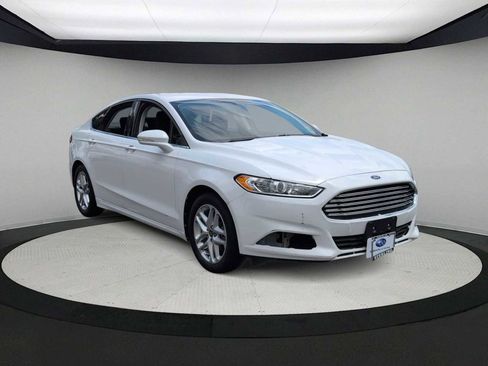 Used 2013 Ford Fusion SE FWD image 2
