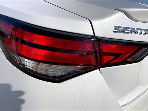 Used 2024 Nissan Sentra SR w/ SR Premium Package image 20