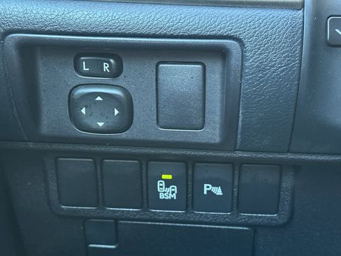 Used 2013 Lexus ES 350 w/ Luxury Pkg image 30