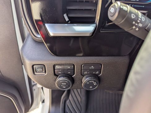 Used 2023 Chevrolet Silverado 1500 LT image 14