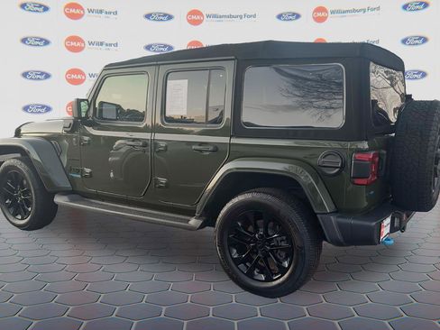 Used 2022 Jeep Wrangler Unlimited Sahara w/ Cold Weather Group image 5