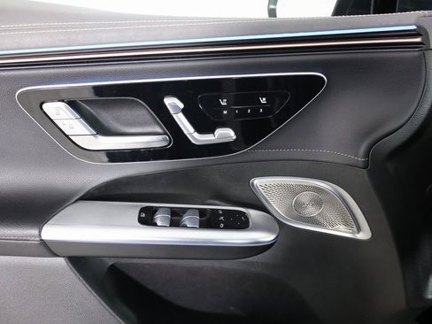 Used 2023 Mercedes-Benz EQE 500 4MATIC SUV w/ Pinnacle Trim Package image 10