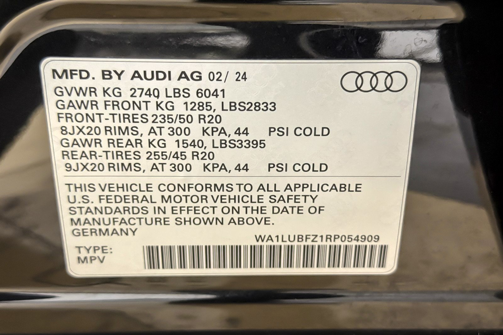 Certified 2024 Audi Q4 e-tron Premium Plus w/ Premium Plus AWD/4WD image 28