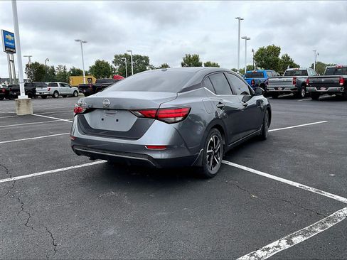 Used 2025 Nissan Sentra SV w/ All-Weather Package FWD image 4