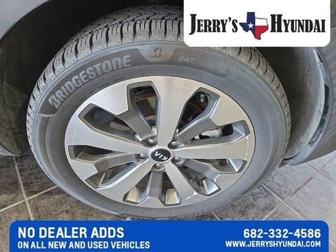 Used 2020 Kia Telluride EX w/ EX Premium Package FWD image 4