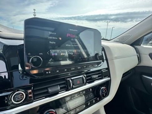 Certified 2022 Nissan Pathfinder SL w/ SL Premium Package FWD image 17