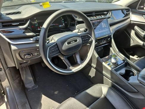 Used 2024 Jeep Grand Cherokee Limited 4xe AWD/4WD image 10