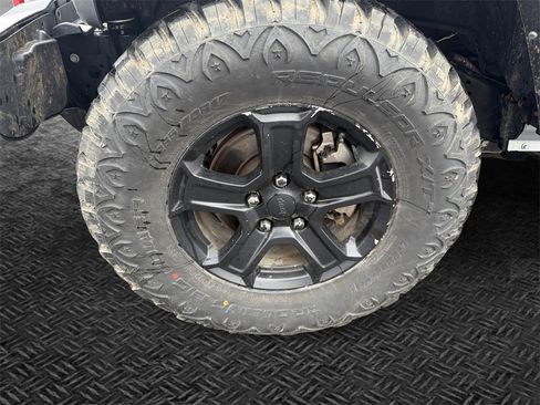 Certified 2022 Jeep Wrangler Unlimited Sahara image 11