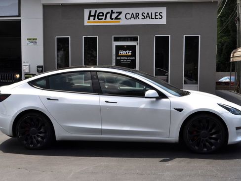 Used 2022 Tesla Model 3 Performance image 2