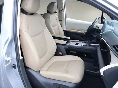 Certified 2022 Toyota Sienna Limited image 19