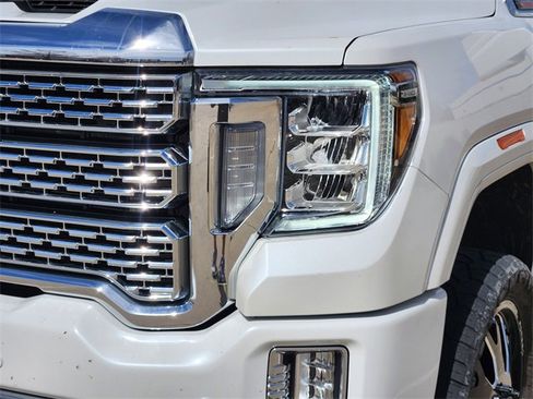 Used 2023 GMC Sierra 3500 Denali w/ Technology Package image 9